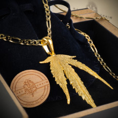 Collana foglia di Blueberry placcata in oro - Mary Chainz Collana foglia di Blueberry placcata in oro - Mary Chainz