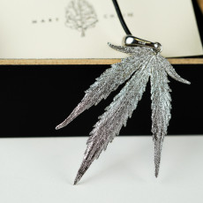 Collar de hoja de Blueberry con capa de rodio paladio - Mary Chainz Collar de hoja de Blueberry con capa de rodio paladio - Mary Chainz