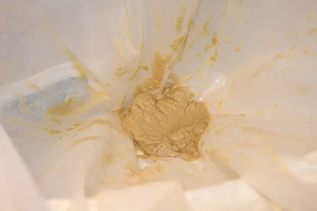 How to make hash with dry ice?